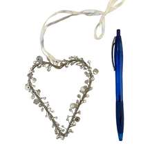 Load image into Gallery viewer, Beaded heart buy now at Vivre, Nelson, NZ for all things hearts

