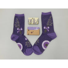 Load image into Gallery viewer, Lavender Flower Crew Socks

