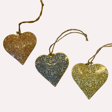 Load image into Gallery viewer, Heart Collection Daisies Hanging Hearts, buy now at Vivre, Nelson, NZ
