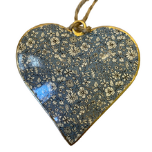 Load image into Gallery viewer, Heart Collection Daisies Hanging Hearts, buy now at Vivre, Nelson, NZ
