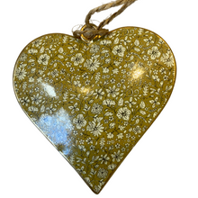Load image into Gallery viewer, Heart Collection Daisies Hanging Hearts, buy now at Vivre, Nelson, NZ
