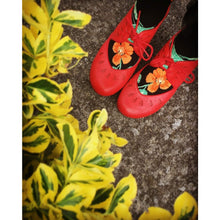 Load image into Gallery viewer, Nasturtiums Black Knee High Socks
